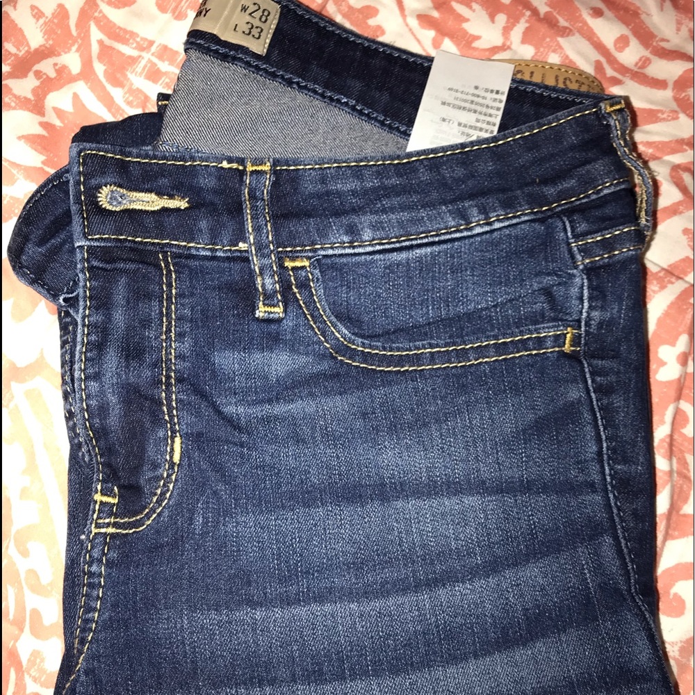 Hollister Jeans BRAND NEW Size 7 Long